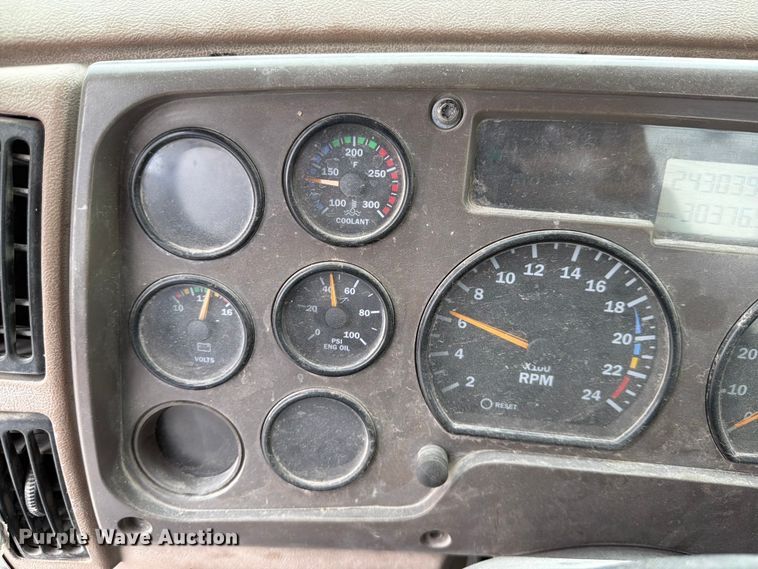 image for item DN6675 2003 Mack Granite CV713 ready mix truck