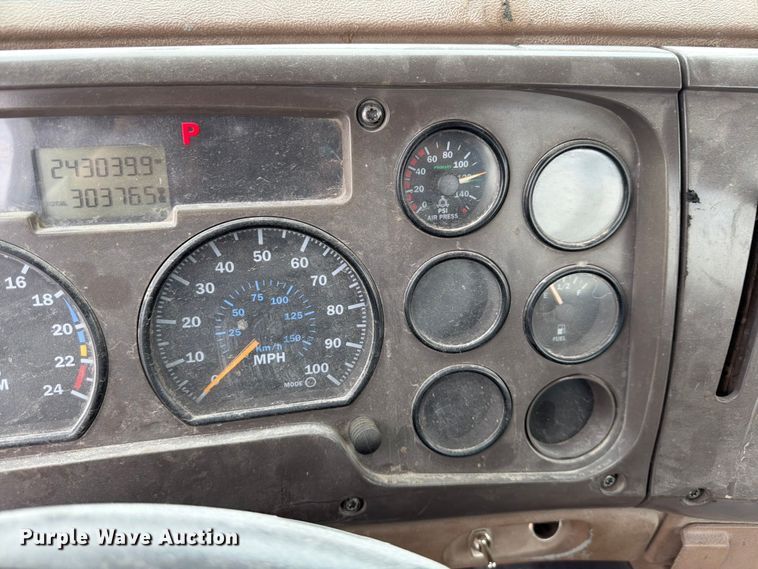 image for item DN6675 2003 Mack Granite CV713 ready mix truck