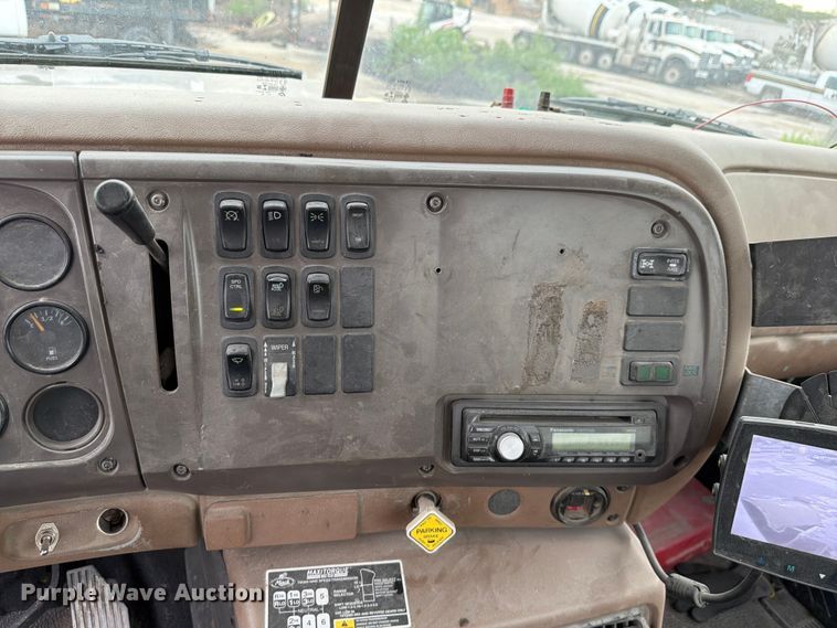 image for item DN6675 2003 Mack Granite CV713 ready mix truck