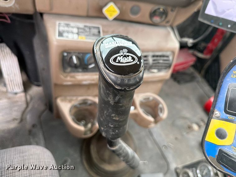 image for item DN6675 2003 Mack Granite CV713 ready mix truck