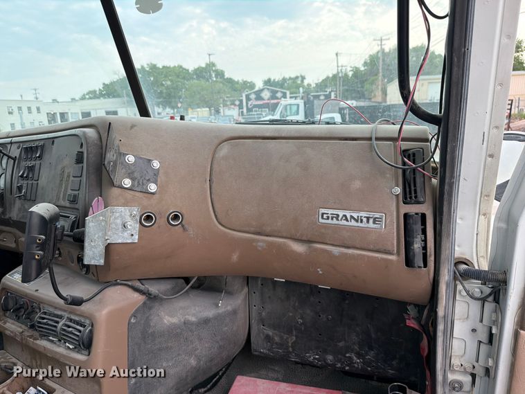 image for item DN6675 2003 Mack Granite CV713 ready mix truck