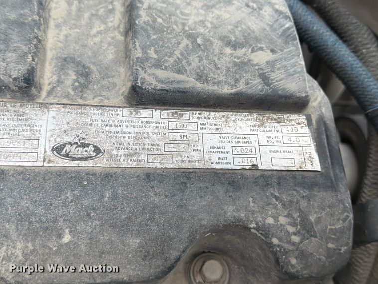 image for item DN6675 2003 Mack Granite CV713 ready mix truck