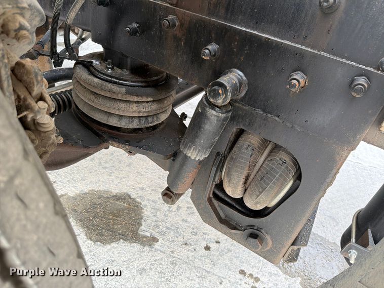 image for item DN6675 2003 Mack Granite CV713 ready mix truck