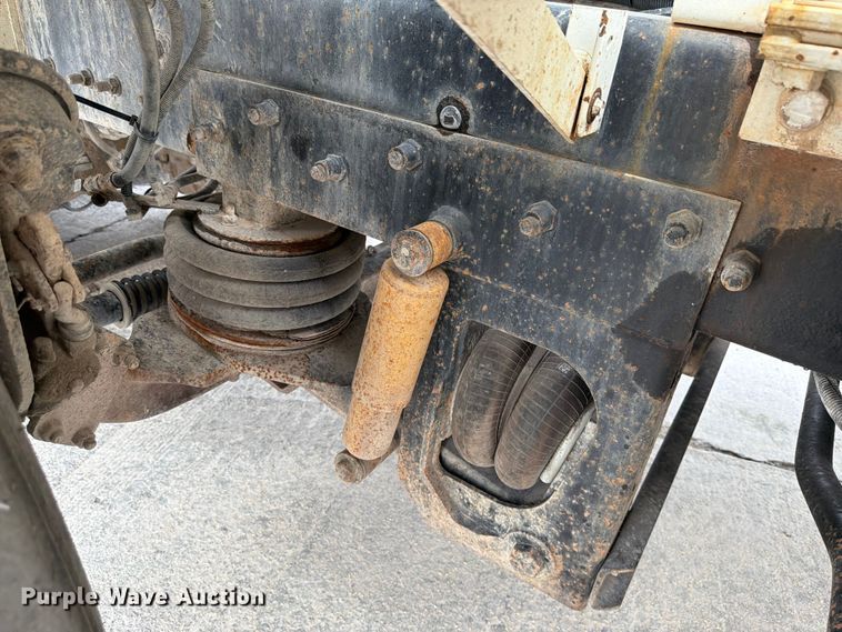 image for item DN6675 2003 Mack Granite CV713 ready mix truck