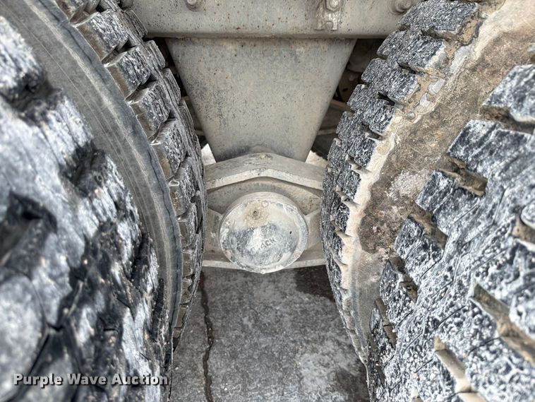 image for item DN6675 2003 Mack Granite CV713 ready mix truck