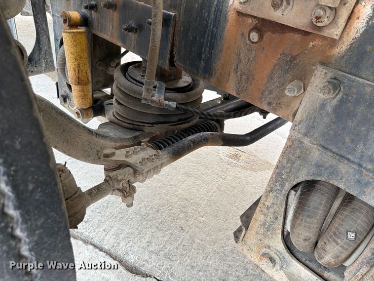image for item DN6675 2003 Mack Granite CV713 ready mix truck