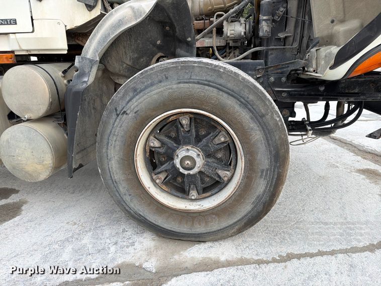 image for item DN6675 2003 Mack Granite CV713 ready mix truck