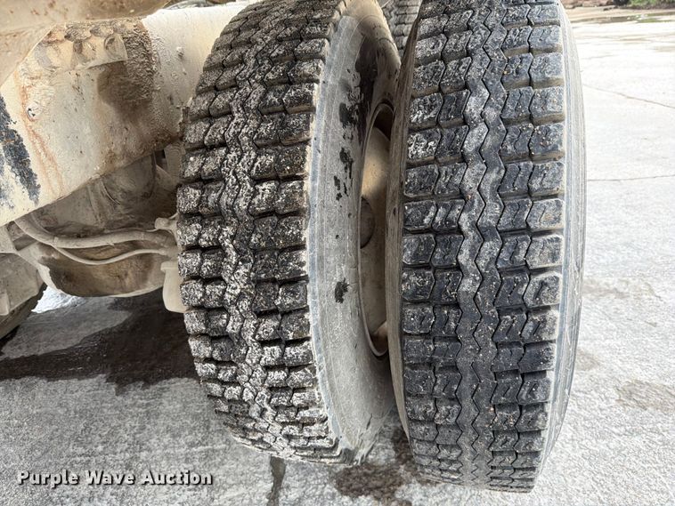 image for item DN6675 2003 Mack Granite CV713 ready mix truck