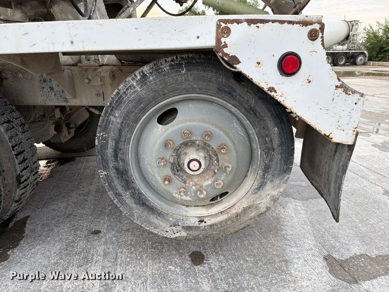 image for item DN6675 2003 Mack Granite CV713 ready mix truck
