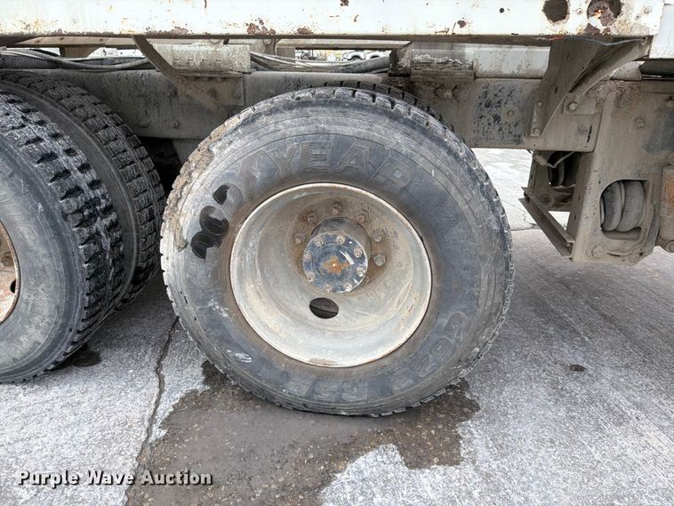 image for item DN6675 2003 Mack Granite CV713 ready mix truck