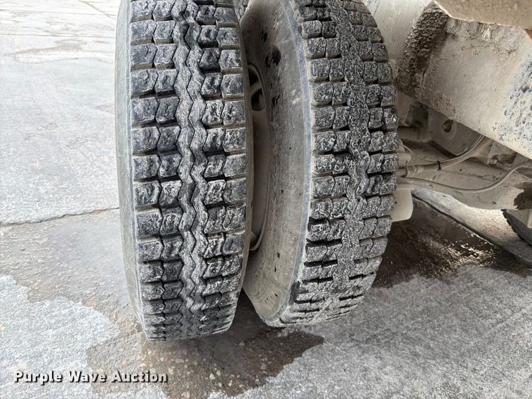 image for item DN6675 2003 Mack Granite CV713 ready mix truck