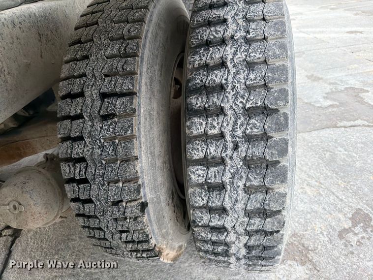 image for item DN6675 2003 Mack Granite CV713 ready mix truck