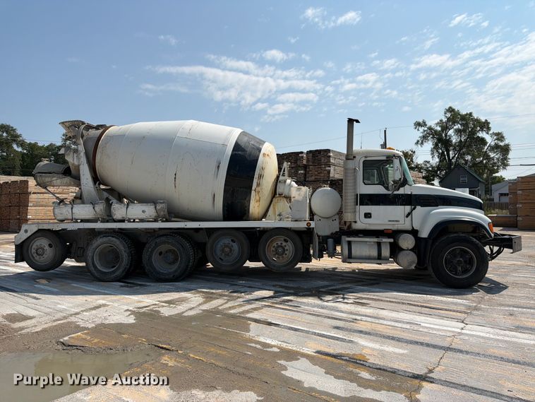 image for item DN6676 2006 Mack Granite CV713 ready mix truck
