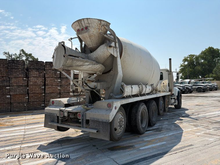 image for item DN6676 2006 Mack Granite CV713 ready mix truck