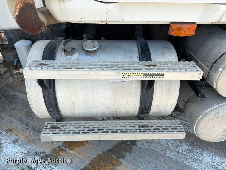 image for item DN6676 2006 Mack Granite CV713 ready mix truck