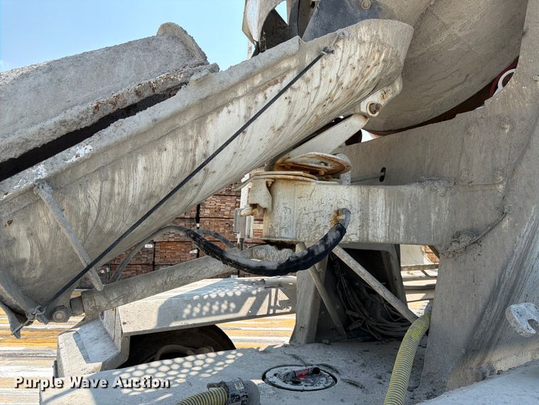 image for item DN6676 2006 Mack Granite CV713 ready mix truck