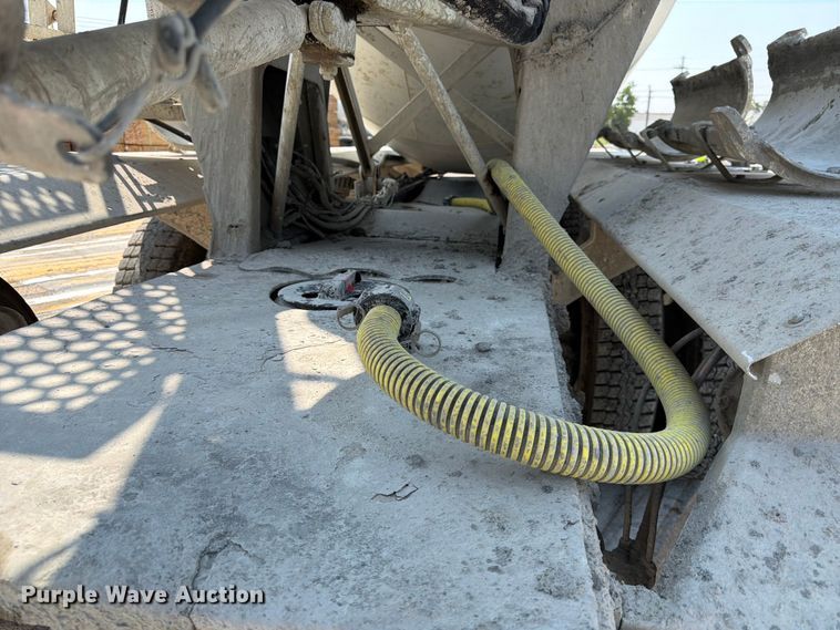 image for item DN6676 2006 Mack Granite CV713 ready mix truck