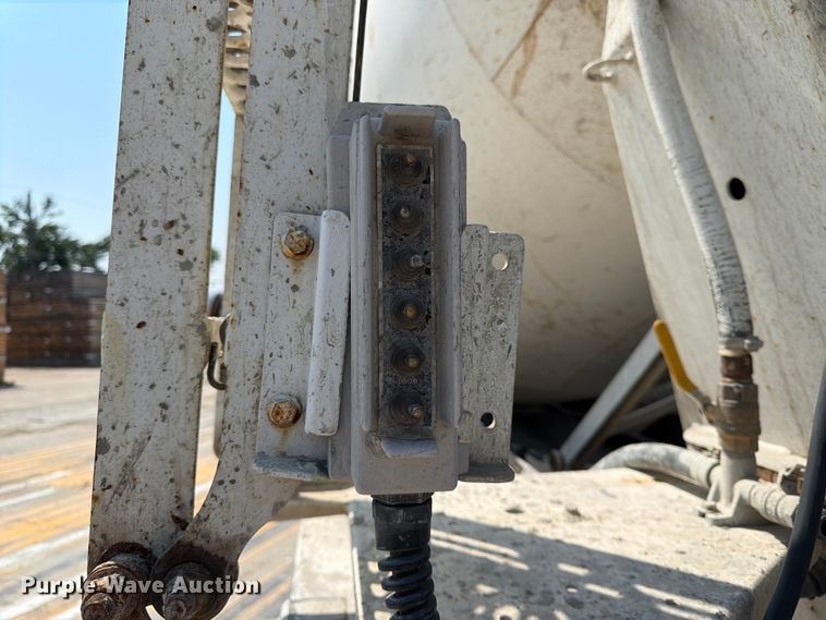 image for item DN6676 2006 Mack Granite CV713 ready mix truck