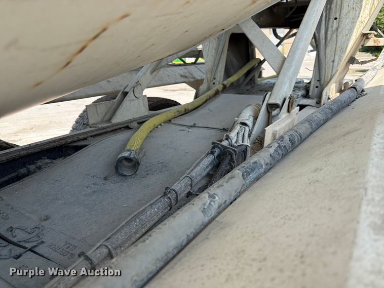 image for item DN6676 2006 Mack Granite CV713 ready mix truck
