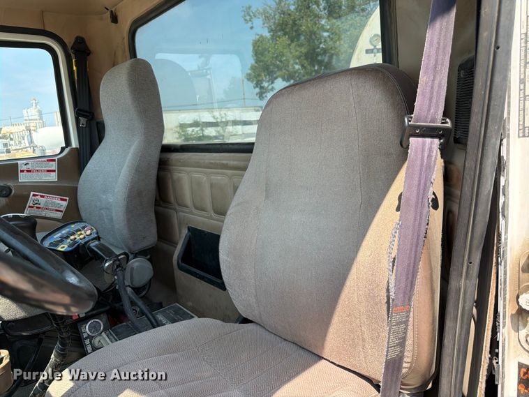image for item DN6676 2006 Mack Granite CV713 ready mix truck