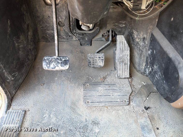 image for item DN6676 2006 Mack Granite CV713 ready mix truck