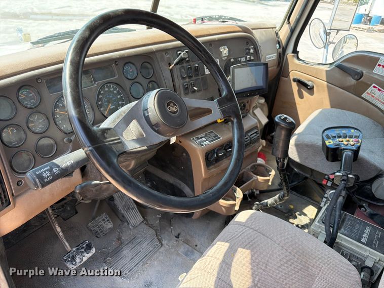 image for item DN6676 2006 Mack Granite CV713 ready mix truck
