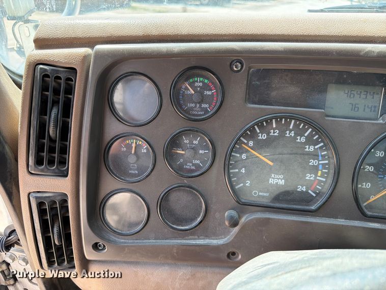 image for item DN6676 2006 Mack Granite CV713 ready mix truck
