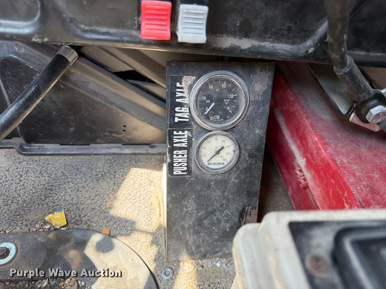 image for item DN6676 2006 Mack Granite CV713 ready mix truck