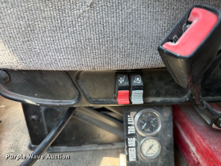 image for item DN6676 2006 Mack Granite CV713 ready mix truck