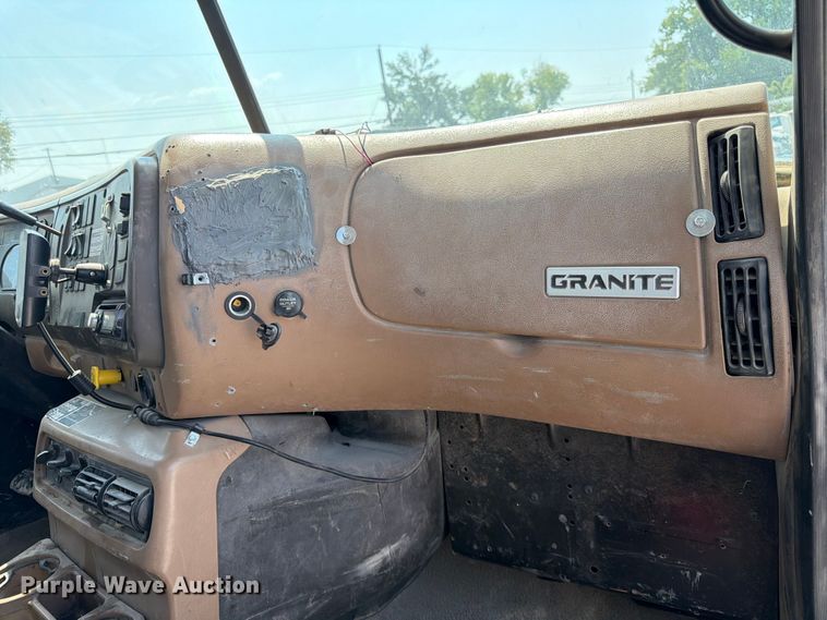 image for item DN6676 2006 Mack Granite CV713 ready mix truck