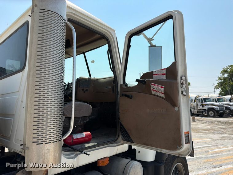 image for item DN6676 2006 Mack Granite CV713 ready mix truck