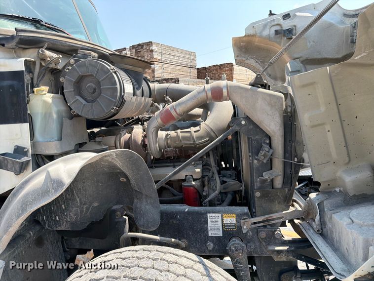 image for item DN6676 2006 Mack Granite CV713 ready mix truck