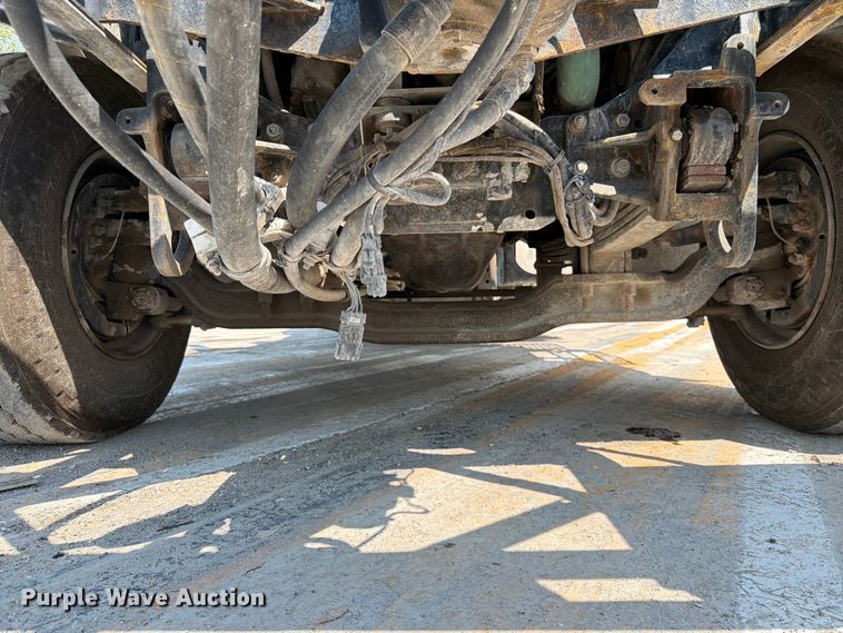 image for item DN6676 2006 Mack Granite CV713 ready mix truck