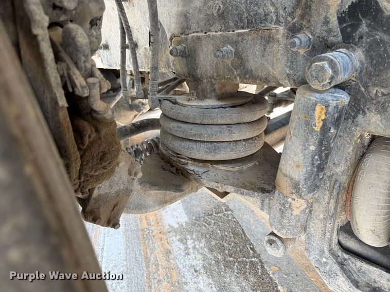 image for item DN6676 2006 Mack Granite CV713 ready mix truck