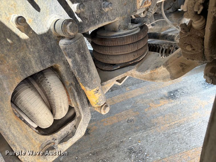 image for item DN6676 2006 Mack Granite CV713 ready mix truck