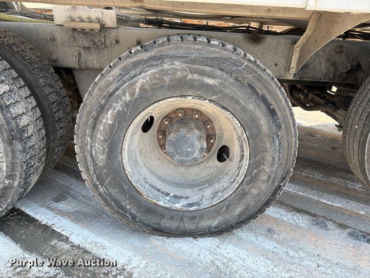 image for item DN6676 2006 Mack Granite CV713 ready mix truck