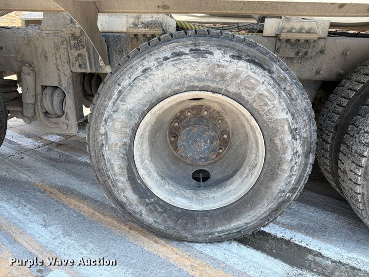 image for item DN6676 2006 Mack Granite CV713 ready mix truck
