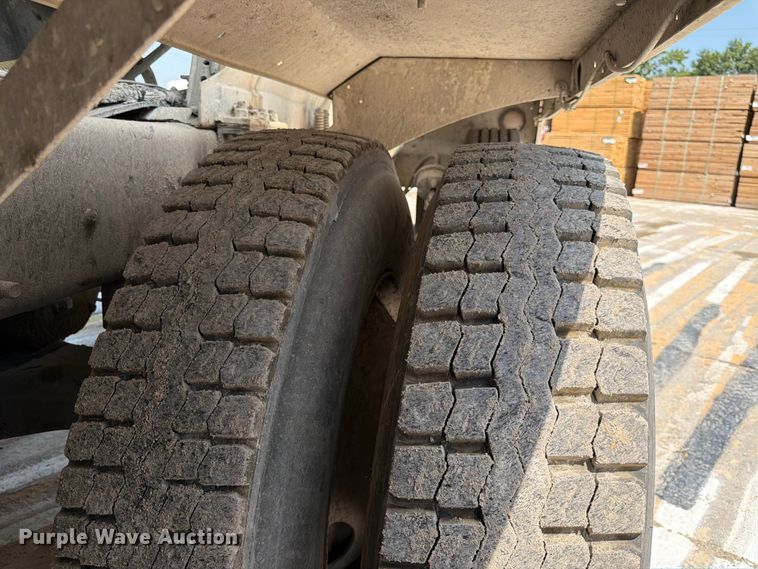 image for item DN6676 2006 Mack Granite CV713 ready mix truck