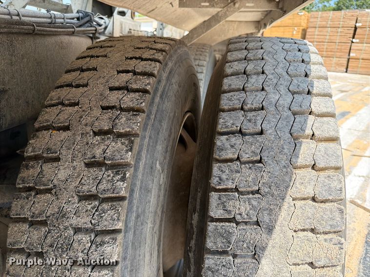 image for item DN6676 2006 Mack Granite CV713 ready mix truck