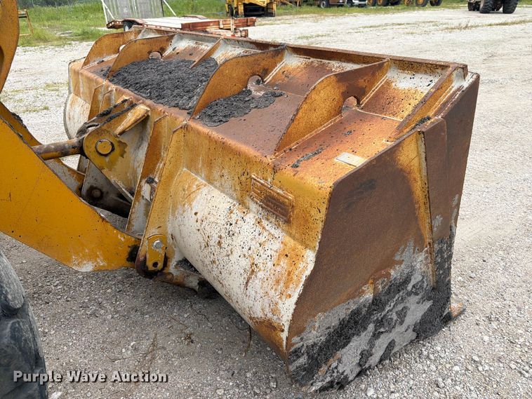 image for item DN6679 1986 Caterpillar 936 wheel loader