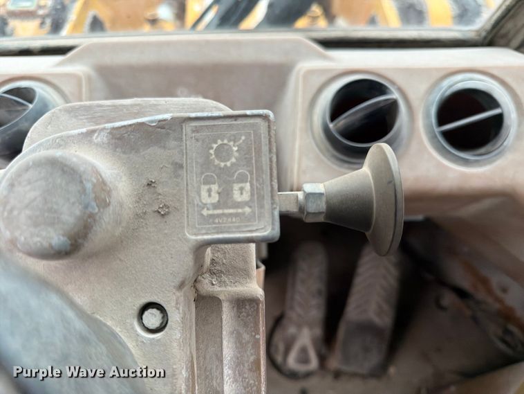 image for item DN6679 1986 Caterpillar 936 wheel loader