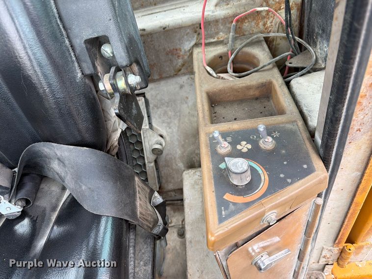 image for item DN6679 1986 Caterpillar 936 wheel loader