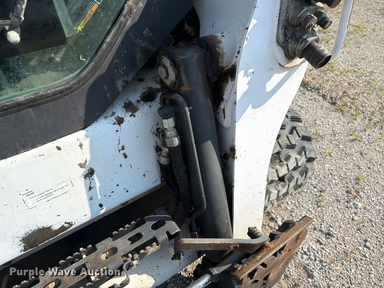image for item DN6682 2019 Bobcat T740 tracked skid steer loader