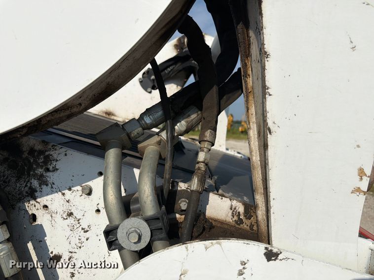 image for item DN6682 2019 Bobcat T740 tracked skid steer loader