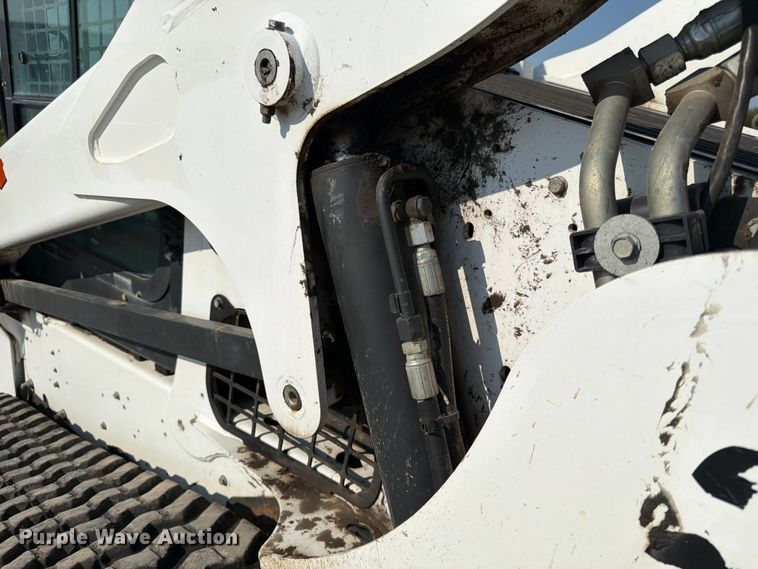 image for item DN6682 2019 Bobcat T740 tracked skid steer loader