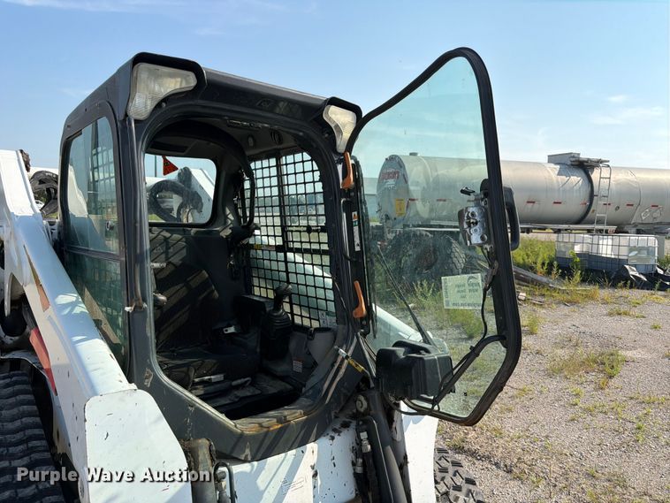 image for item DN6682 2019 Bobcat T740 tracked skid steer loader