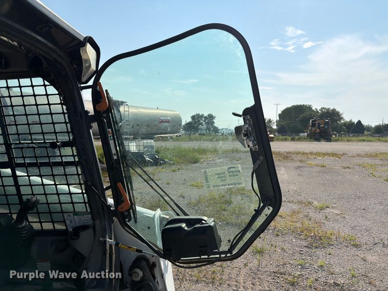 image for item DN6682 2019 Bobcat T740 tracked skid steer loader