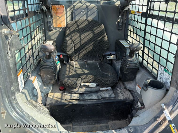 image for item DN6682 2019 Bobcat T740 tracked skid steer loader