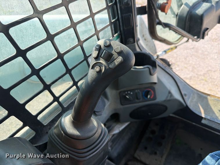 image for item DN6682 2019 Bobcat T740 tracked skid steer loader