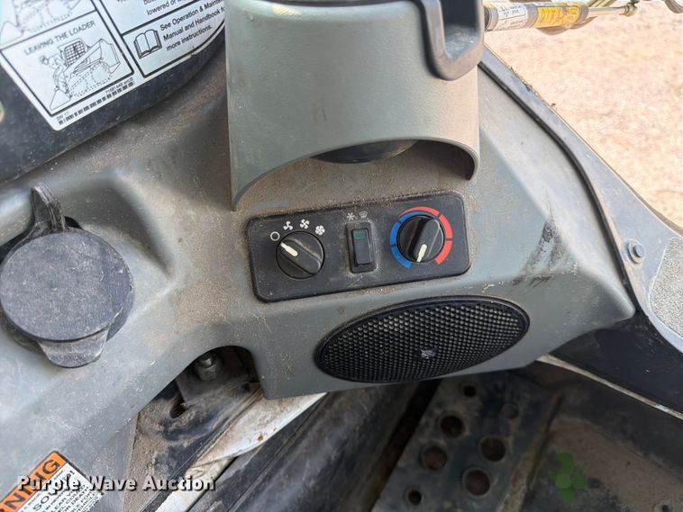 image for item DN6682 2019 Bobcat T740 tracked skid steer loader